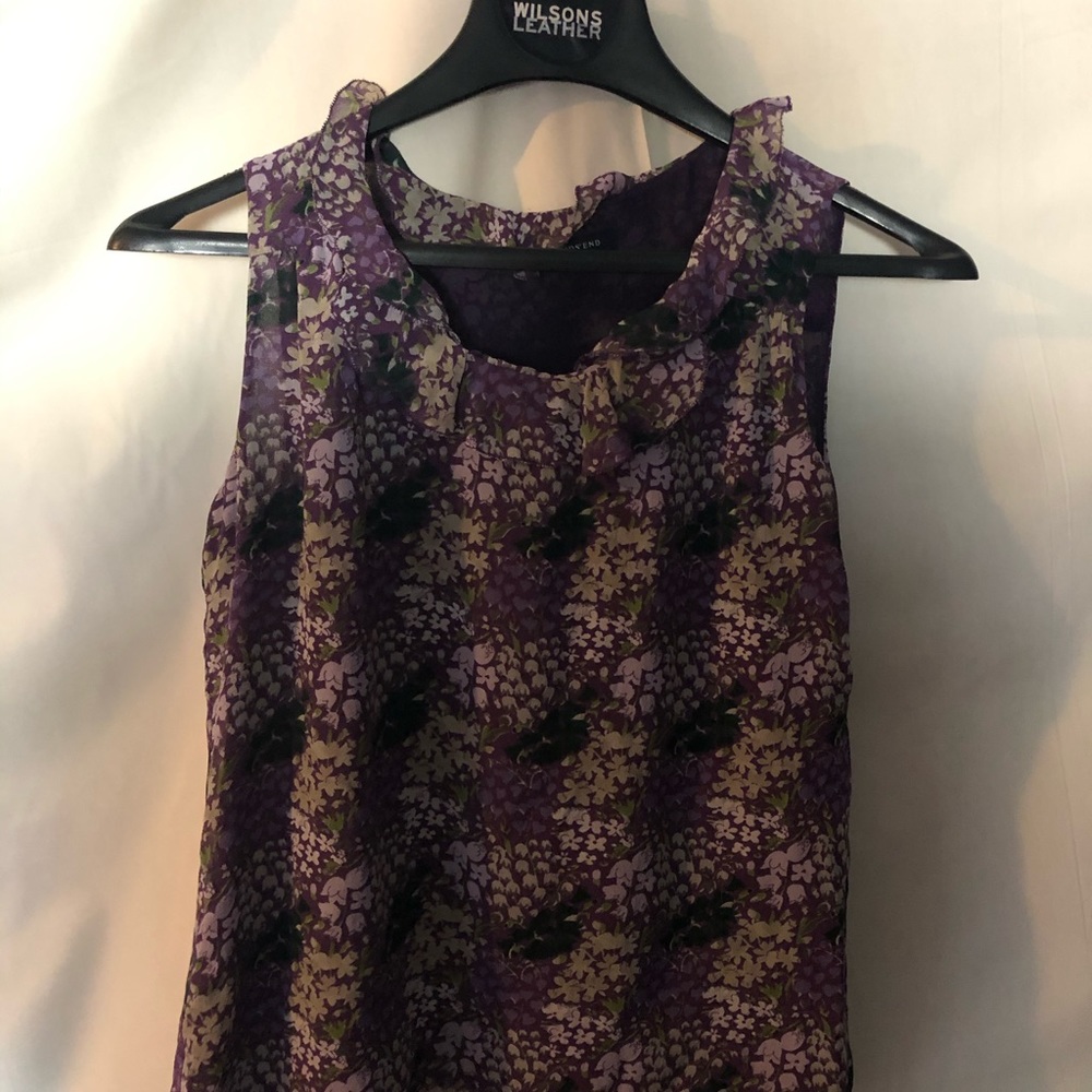 Sleeveless blouse